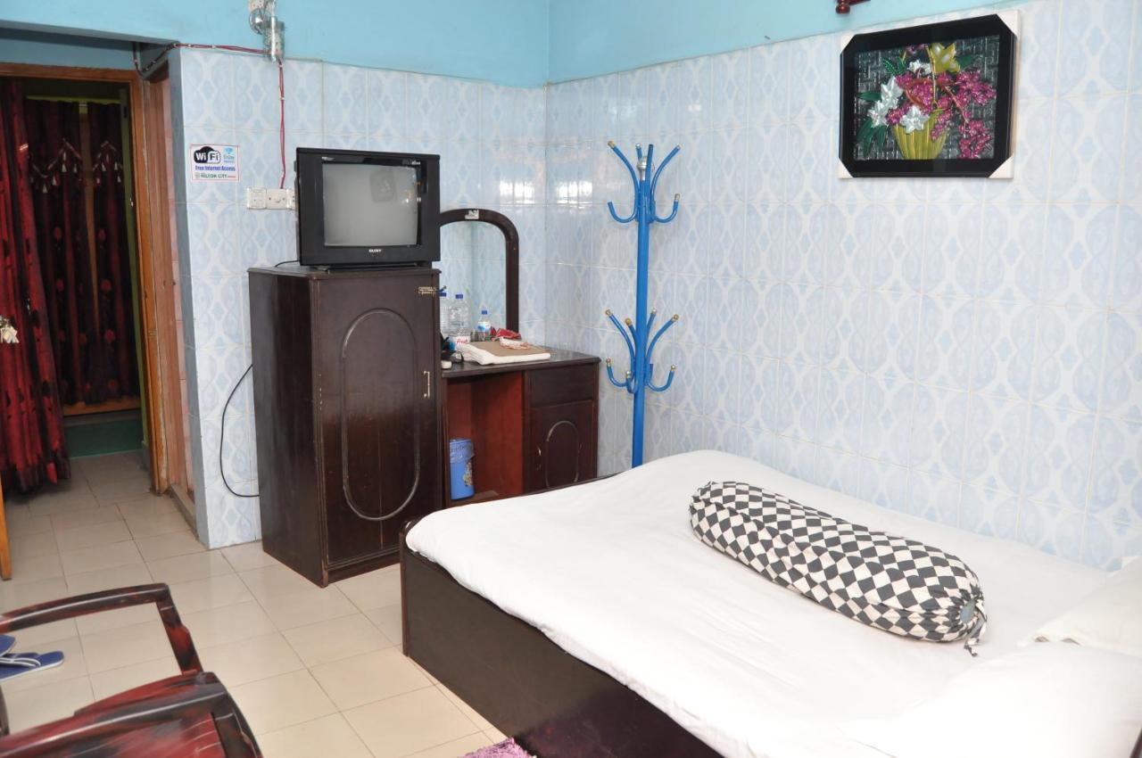 Hotel Hilton City Chittagong Ngoại thất bức ảnh