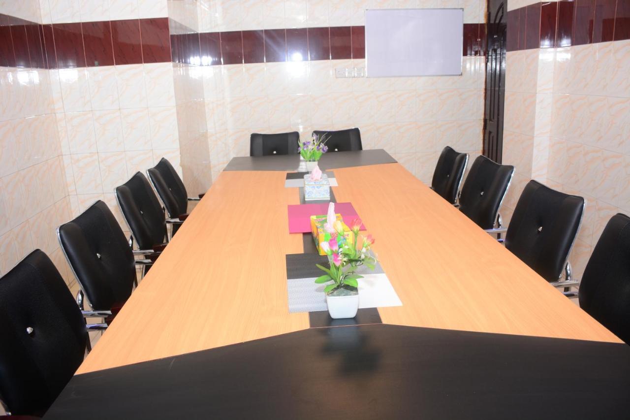 Hotel Hilton City Chittagong Ngoại thất bức ảnh